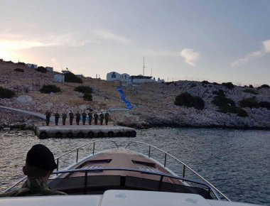 Ο αρχηγός του ΓΕΣ στο Φαρμακονήσι (φωτό, βίντεο)